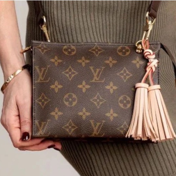 🔥LOUIS VUITTON🔥Toiletry pouch! Very very good condition! With COA! - Picture 11 of 11